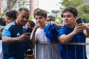 Matheus Pereira recebeu o carinho dos cruzeirenses no DF