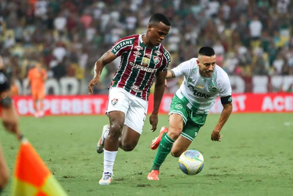 Flu luta, mas cai para o Juventude; Corinthians elimina Grêmio