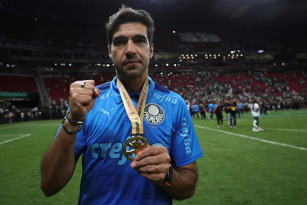 Abel Ferreira pega dois jogos de suspensão por expulsão na Supercopa