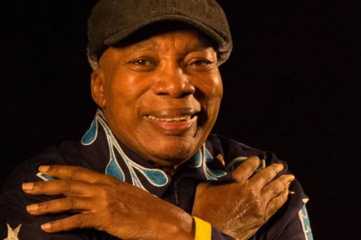 Milton Nascimento posa sorridente Milton Nascimento posa sorridente