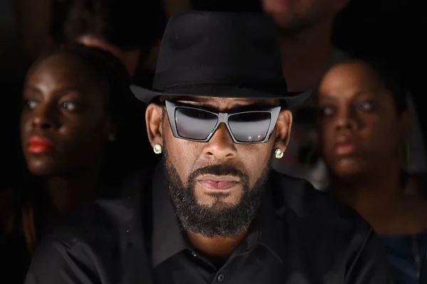 Rapper R. Kelly é acusado de manter um “culto” e aprisionar mulheres