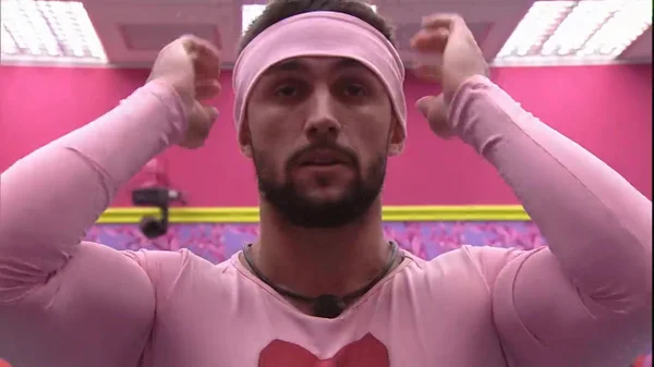 BBB21. Antes de ficar com Carla Diaz, Arthur arrastou asas para outras