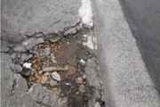 Obra sem realização de guias e sarjetas
