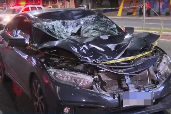 carro modificado jovens atropeladas