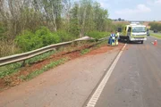Veículo atravessou a pista antes de cair em barranco
