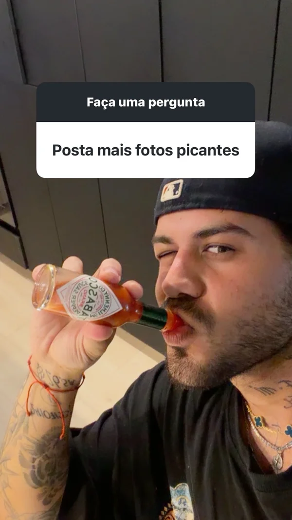 Zé Felipe responde fã após pedido para postar fotos picantes - destaque galeria