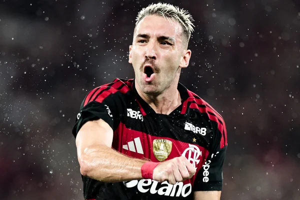 Flamengo bate Remo e vence quarta seguida no Campeonato Brasileiro