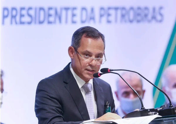 Presidente da Petrobras diz que empresa manterá política de preços