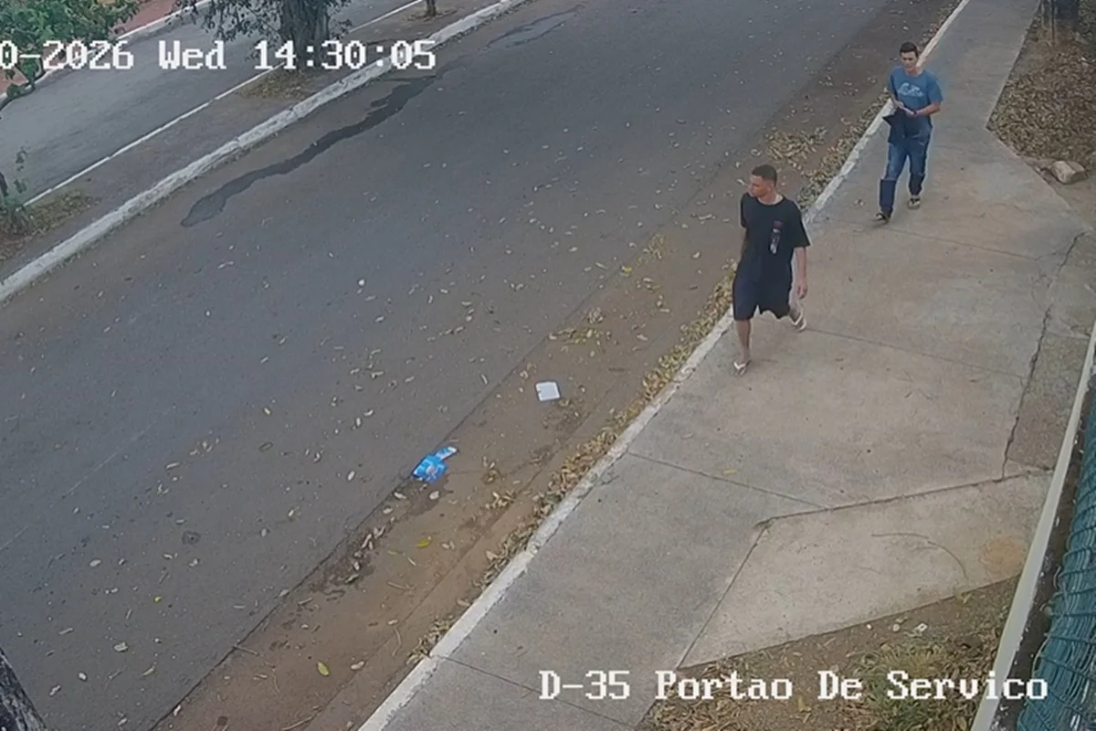 Câmera flagra dupla antes de tentar assaltar policial com filha de 10 anos