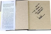 "Você é o maioral", Trump elogia Epstein em dedicatória de livro