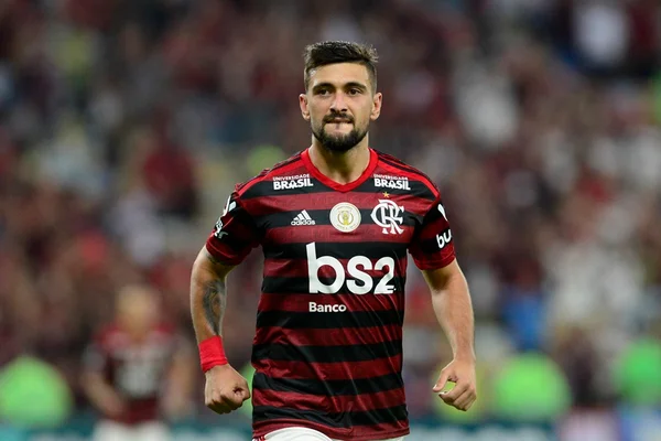 Ataque brilha e Flamengo bate reservas do Grêmio por 3 x 1