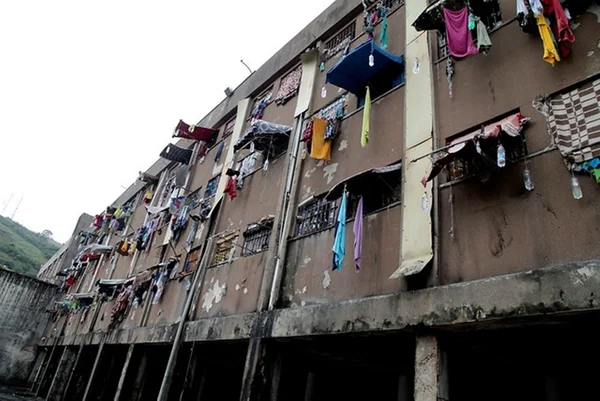 Imagem colorida mostra o complexo penitenciário de gericinó, em Bangu - Metrópoles
