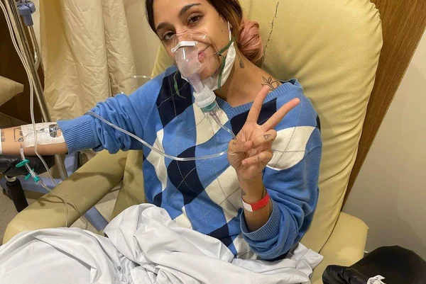 Rapper e atriz, Azzy é hospitalizada e atualiza os fãs: “Em repouso”
