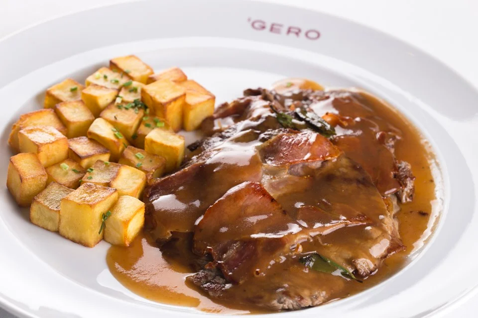 Escalopes de vitela ao molho marsala com batatas Escalopes de vitela ao molho marsala com batatas
