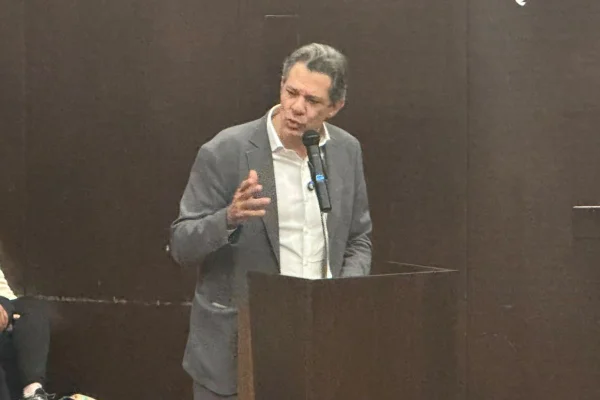 O candidato ao governo de São Paulo e ex-ministro da Fazenda Fernando Haddad durante aula magna na Faculdade de Direito da USP