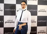 Nanda Costa com a calça polêmica Nanda Costa com a calça polêmica