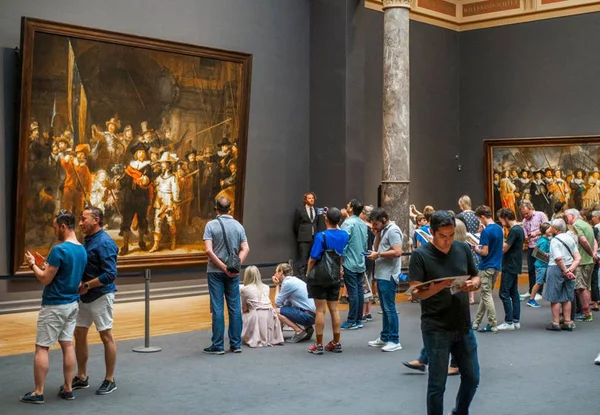 Restauração de quadro de Rembrandt é transmitida ao vivo na Holanda