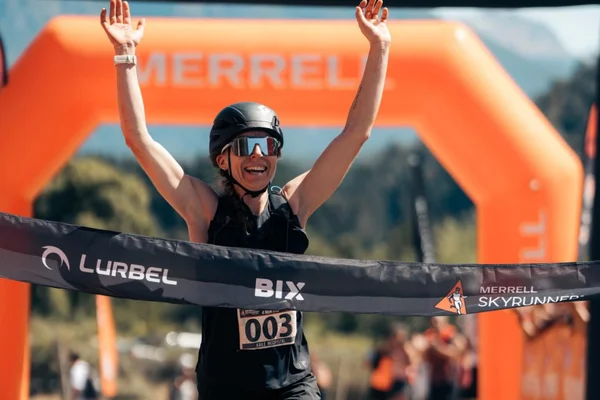 Foto colorida da atleta Kalie McCrystal - Metrópoles