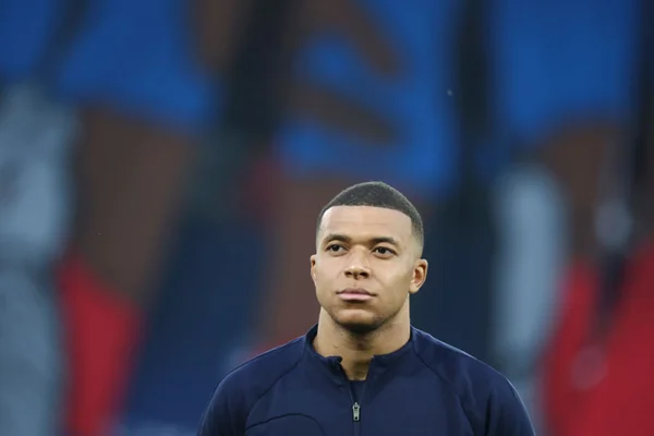 Imagem colorida de Mbappé - Metrópoles