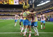 Com gol nos acréscimos, Brasil vira contra Japão e avança às oitavas - imagem 4