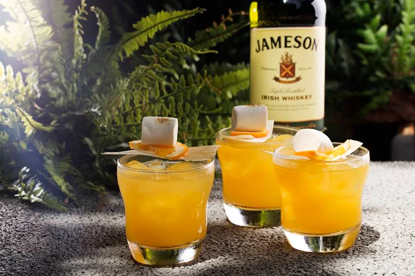 Bar Versão Brasileira reinaugura em grande estilo. Veja quem foi: - imagem 8 Bar Versão Brasileira reinaugura em grande estilo. Veja quem foi: - imagem 8