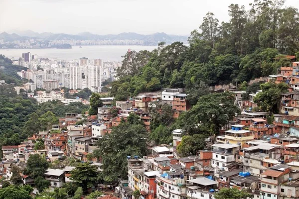 Delegado é encontrado morto dentro de porta-malas no Rio