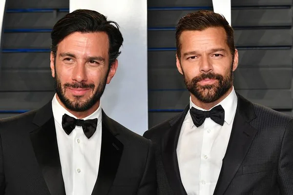 Marido de Ricky Martin, Jwan Yosef posta foto sem roupa e web pira