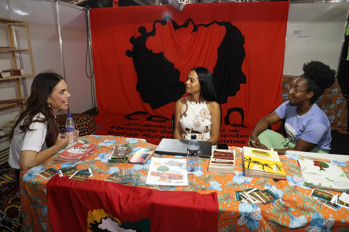Paula Belmonte (PSDB) visita 6ª Bienal Internacional do Livro de Brasília. Paula Belmonte (PSDB) visita 6ª Bienal Internacional do Livro de Brasília.