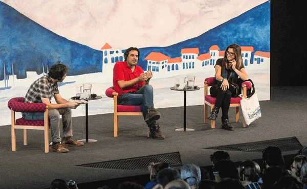 Debates da Flip foram marcados por vaias e manifestações políticas