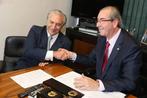 Eduardo Cunha vai depor na PF em processo contra Michel Temer