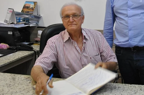 Prefeito Caetano Albarello, de 76 anos