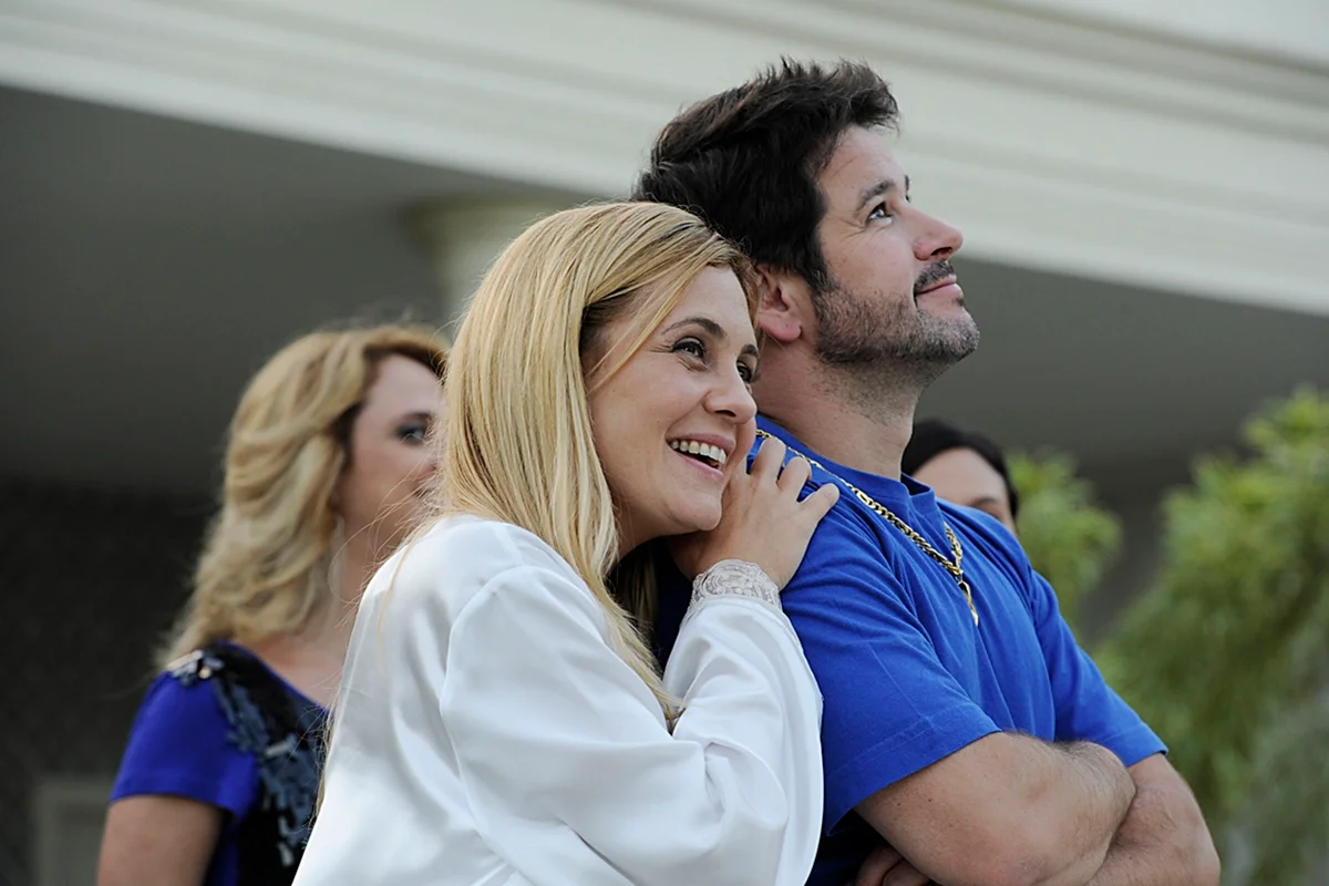 Tufão (Murilo Benício) e Carminha (Adriana Esteves) na novela Avenida Brasil Tufão (Murilo Benício) e Carminha (Adriana Esteves) na novela Avenida Brasil