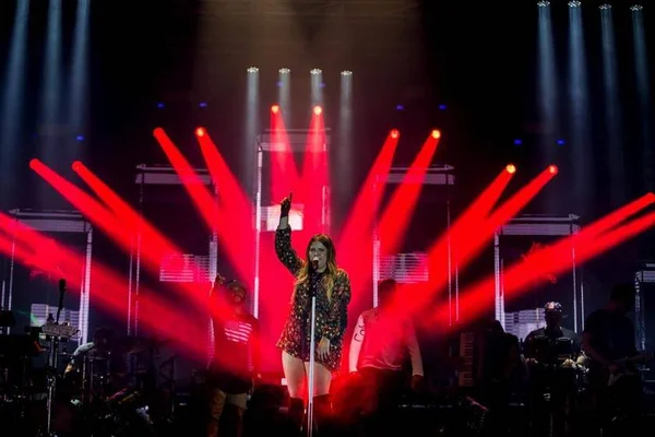 Destaque no sertanejo, Marília Mendonça é uma das atrações do Festeja