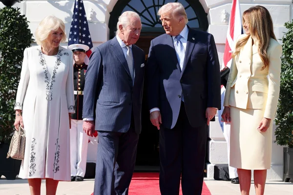 Donald Trump e Melania Trump recebem o Rei Charles III e a Rainha Camilla