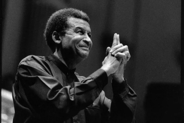 Morre Abdullah Ibrahim, pianista que marcou a luta contra o apartheid - destaque galeria Morre Abdullah Ibrahim, pianista que marcou a luta contra o apartheid - destaque galeria
