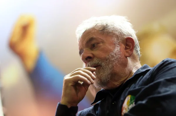 Lula: defesa evita comemorar redução de pena e cobra absolvição total