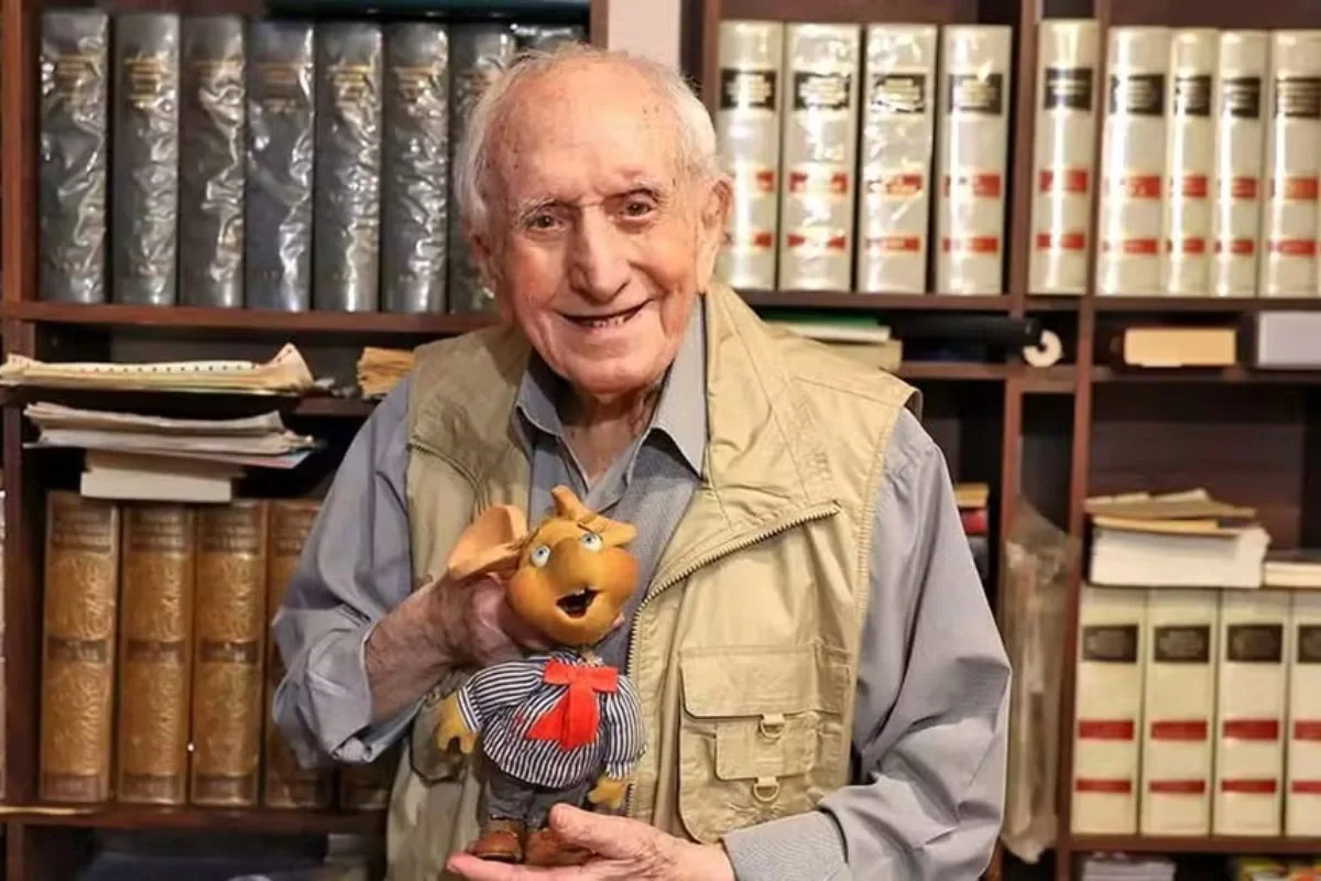 O ator e dublador Peppino Mazzullo, que fazia a voz do personagem Topo Gigio, morreu em casa, na Itália - Metrópoles