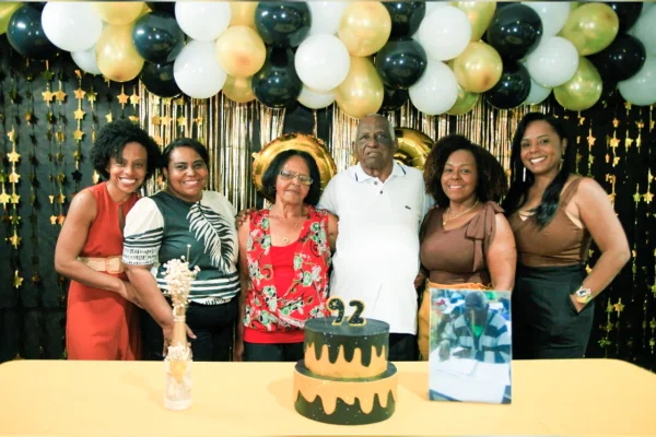 Aos 92 anos, aluno da EJA ganha festa de aniversário em escola de BH - destaque galeria Aos 92 anos, aluno da EJA ganha festa de aniversário em escola de BH - destaque galeria