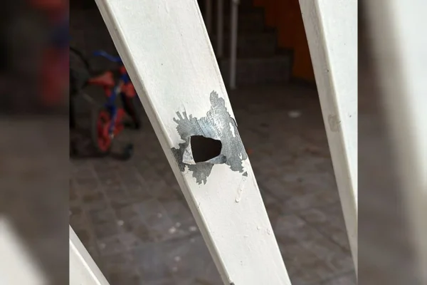 Policial tem surto, dá tiros para o alto e é preso com granada em casa
