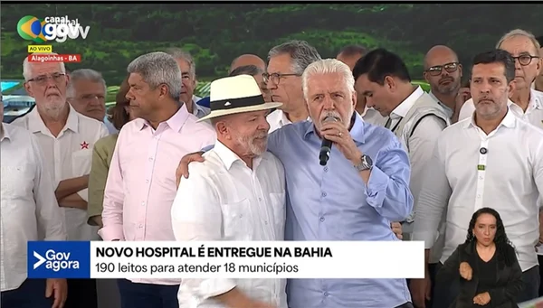 Após operação da PF, Jaques aparece ao lado de Lula em evento na Bahia