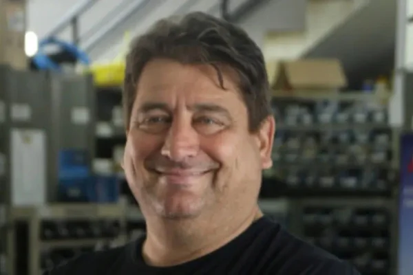Foto colorida de Claudemir José Wronski, de 58 anos, empresário morto em ataque de abelhas - Metrópoles