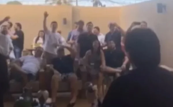 Prefeitos são flagrados em aglomeração de festa com Gian e Giovani