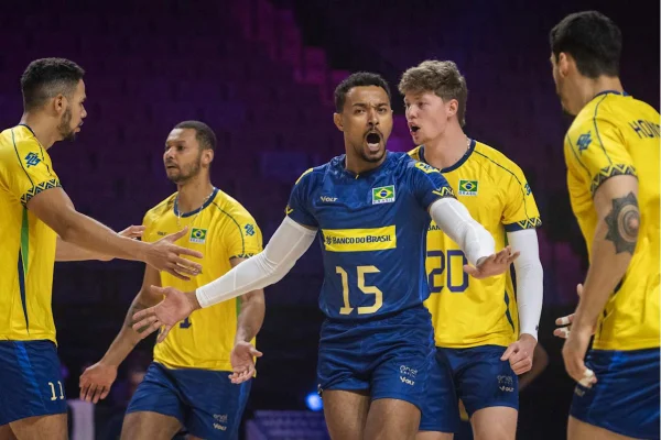 Imagem colorida da partida entre Brasil x China pela VNL