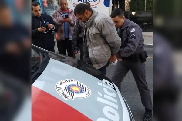 Pai diz que homem passou a ejacular em mulheres após cirurgia