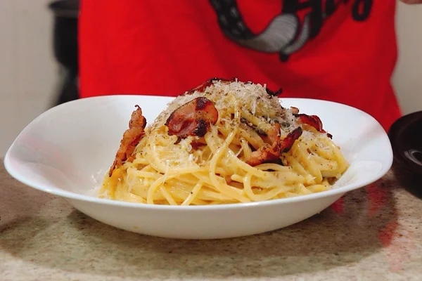 Cozinha de Solteiro: Carbonara, o molho da vez