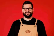 Dudu Teruszkin, 36 anos, amador, é natural do Rio de Janeiro (RJ) e tem paixão pela cozinha, com facilidade no preparo de carnes e sabores asiáticos 