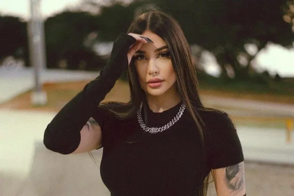 victoria macan