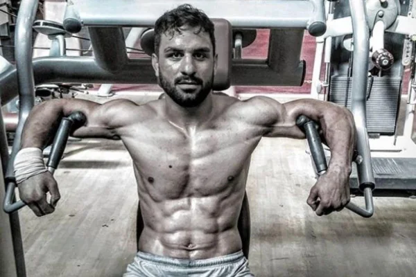 Navid lutador
