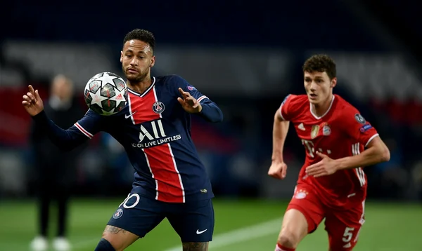 Neymar não supera a trave, mas PSG se vinga e elimina o Bayern