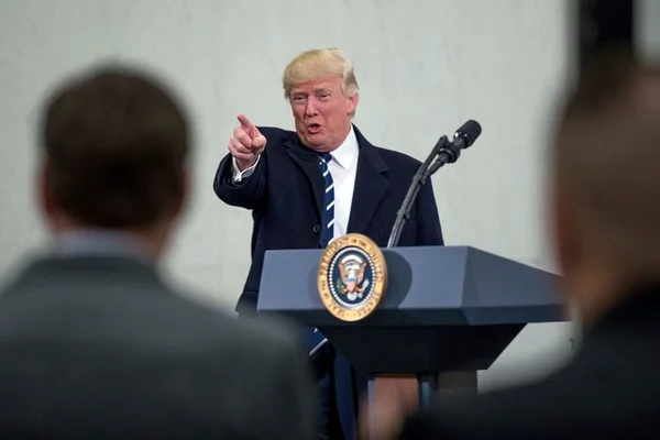 Após decisão judicial, Estados Unidos revalidam vistos de estrangeiros